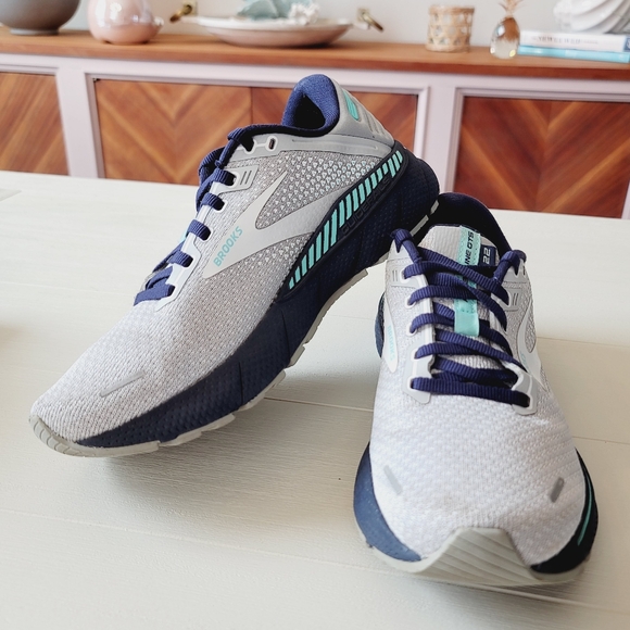 Brooks Adrenaline GTS in Grey / Peacoat / Aruba - Picture 6 of 16